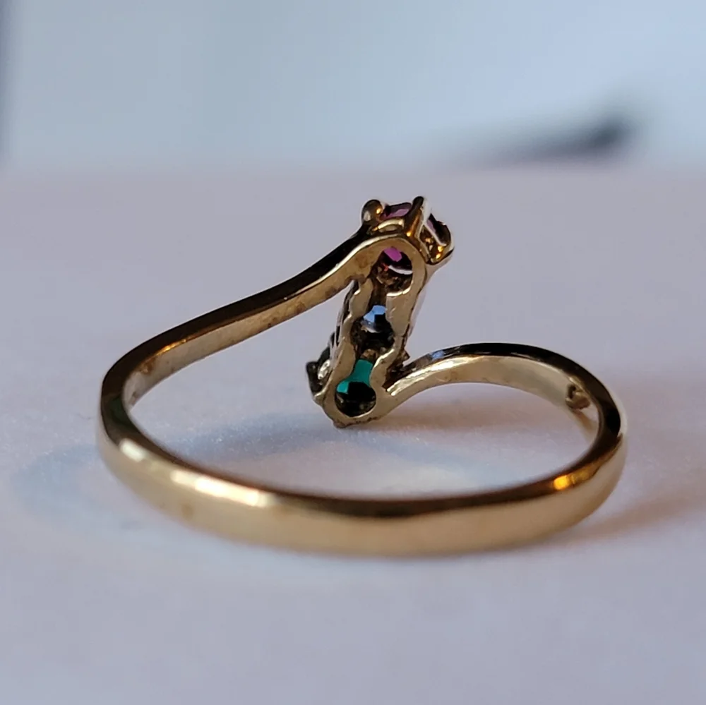 Vintage Triple Gemstone Ring Gold Tone Green Red Blue Simulated Stones Size 7.5